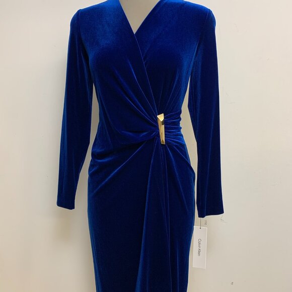can you wear a blue dress shirt with black pants SHE'S ROYALTY VELVET ROMPER – AKIRA